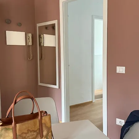 Largo A Zoppi * קנוביו